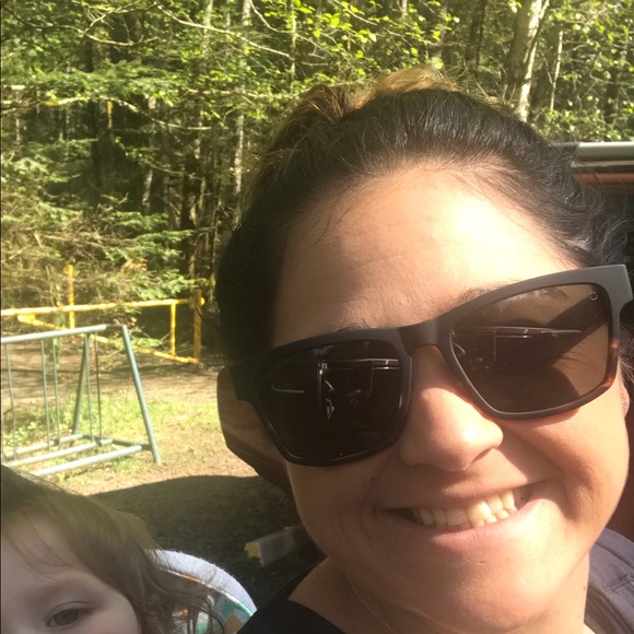 Meet your Posher, Lacie - Picture 1 of 1